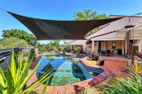 Tranquil Townhouse Huge Pool & Golf Course Views